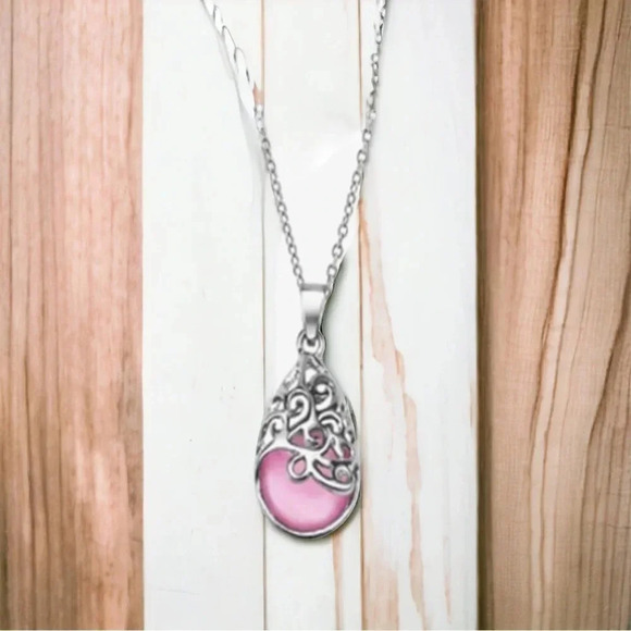 Rose Quartz Crystal Pendant Necklace - Picture 2 of 3